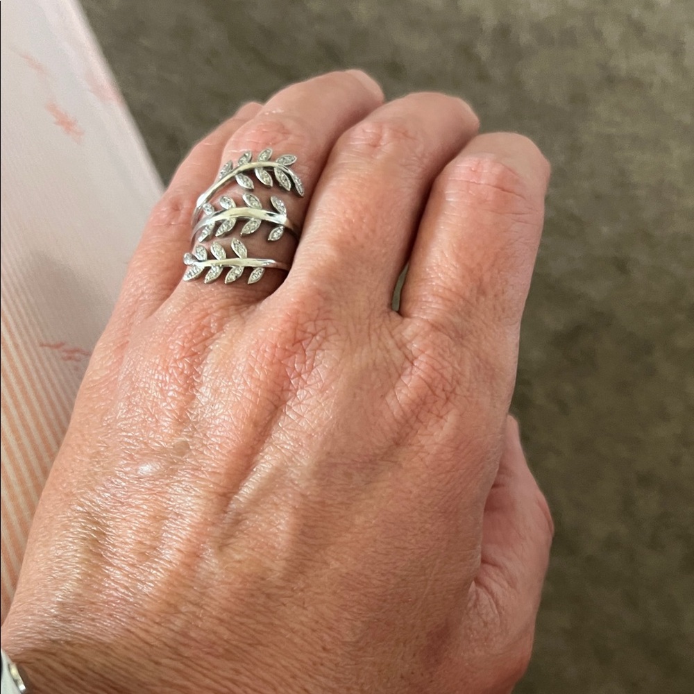 Elegant 925 Leaf Ring